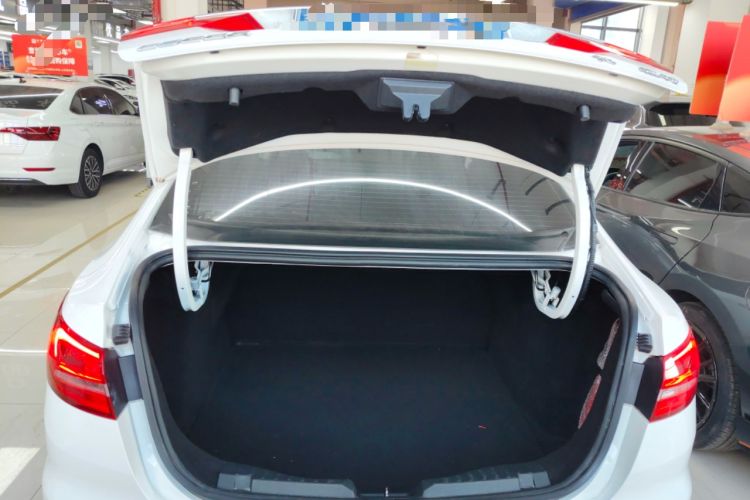 Used Ford Escort 2019 Revised 1.5L Automatic ZhiXiang Version (Tire Pressure Monitoring) China VI Standard Trunk
