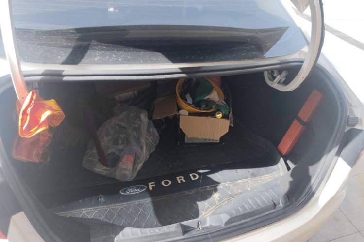 Used Ford Escort 2019 Facelifted 1.5L Automatic ZhiXiang Version (Tire Pressure Monitoring) China V Standard Trunk