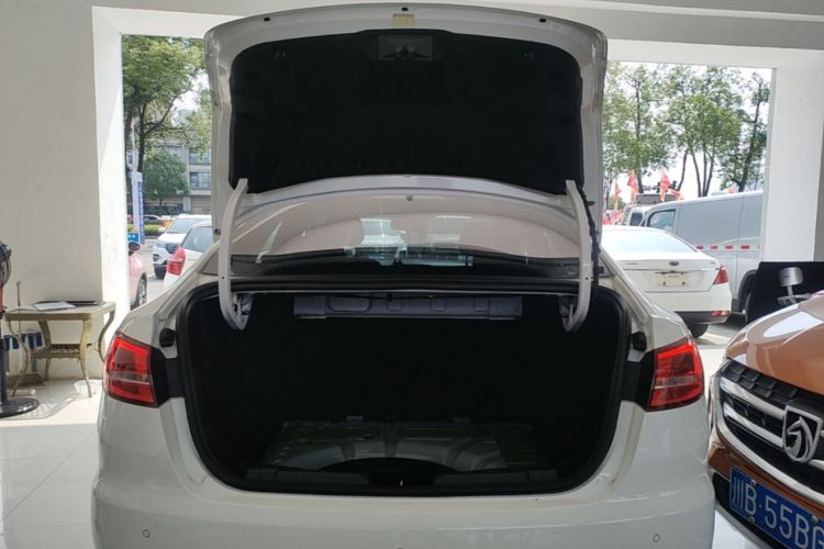 Used Ford Escort 2019 Revised 1.5L Automatic ZhiXiang Version (Tire Pressure Monitoring) China VI Standard Trunk
