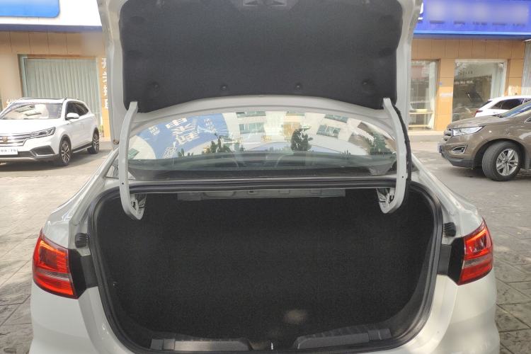 Used Ford Escort 2019 Revised 1.5L Automatic ZhiXiang Version (Tire Pressure Monitoring) China VI Standard Trunk