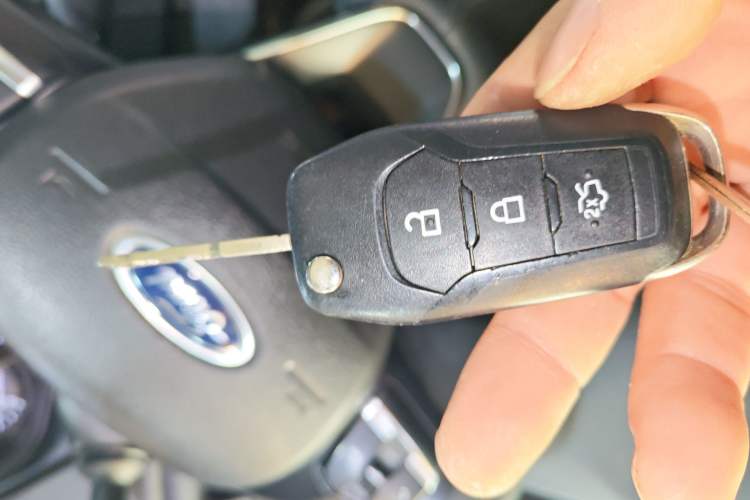 Used Ford Escort 2019 Revised 1.5L Automatic ZhiXiang Version (Tire Pressure Monitoring) China VI Standard Vehicle Key