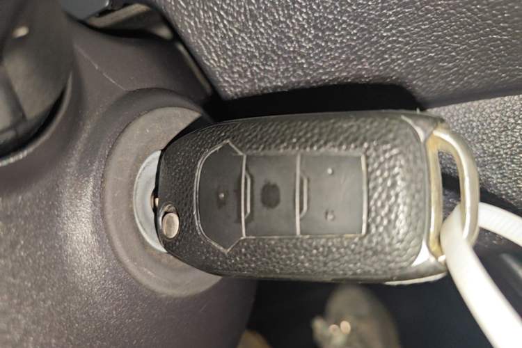 Used Ford Escort 2019 Revised 1.5L Automatic ZhiXiang Version (Tire Pressure Monitoring) China VI Standard Vehicle Key