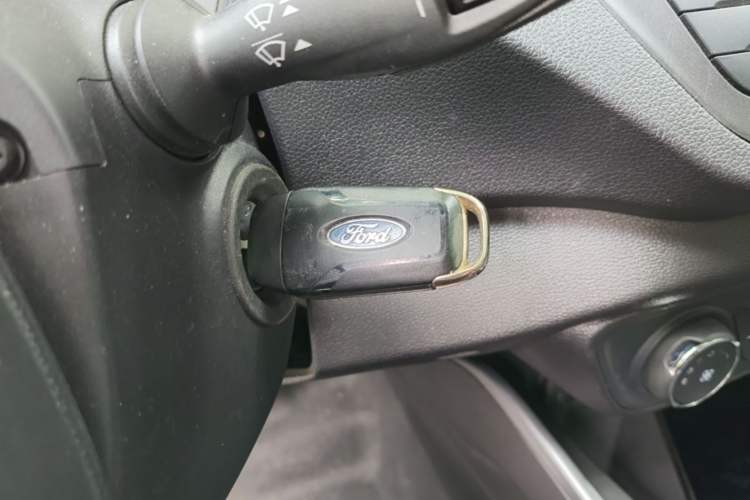 Used Ford Escort 2019 Revised 1.5L Automatic ZhiXiang Version (Tire Pressure Monitoring) China VI Standard Vehicle Key