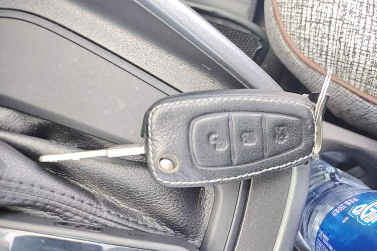 Used Ford Escort 2019 Revised 1.5L Automatic ZhiXiang Version (Tire Pressure Monitoring) China VI Standard Vehicle Key