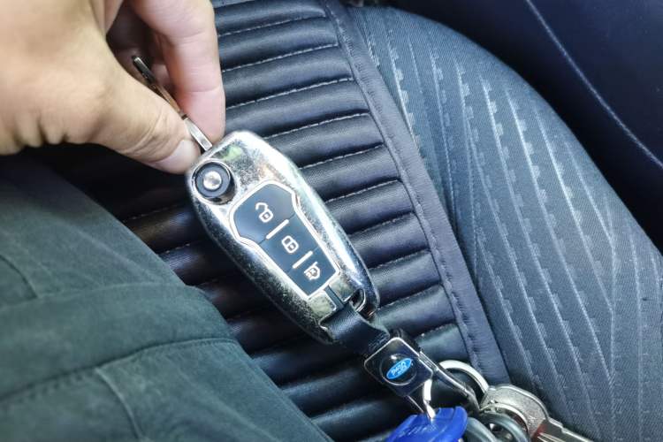 Used Ford Escort 2019 Revised 1.5L Automatic ZhiXiang Version (Tire Pressure Monitoring) China VI Standard Vehicle Key