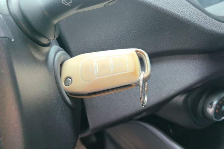 Used Ford Escort 2019 Revised 1.5L Automatic ZhiXiang Version (Tire Pressure Monitoring) China VI Standard Vehicle Key