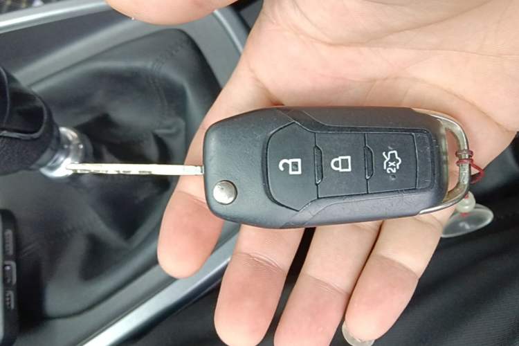 Used Ford Escort 2019 Revised Version 1.5L Manual "Quality Enjoyment" Trim (Tire Pressure Monitoring) China VI Standard Vehicle Key