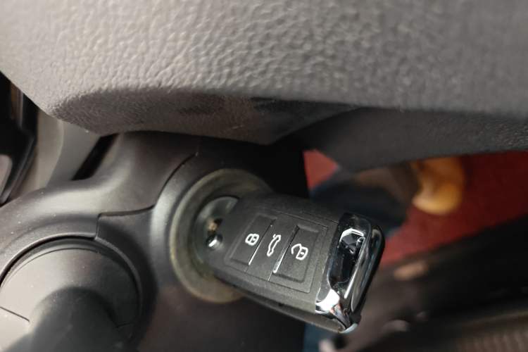 Used Ford Escort 2019 Revised 1.5L Automatic ZhiXiang Version (Tire Pressure Monitoring) China VI Standard Vehicle Key