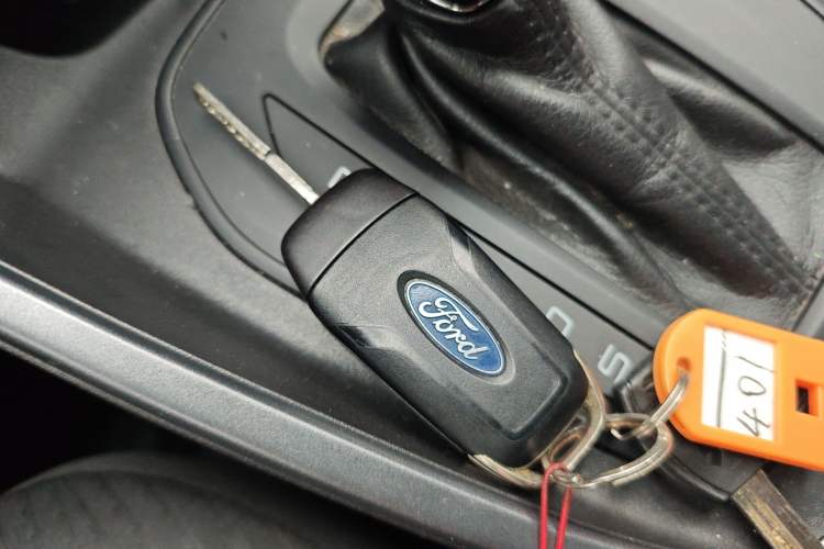Used Ford Escort 2019 Revised 1.5L Automatic ZhiXiang Version (Tire Pressure Monitoring) China VI Standard Vehicle Key