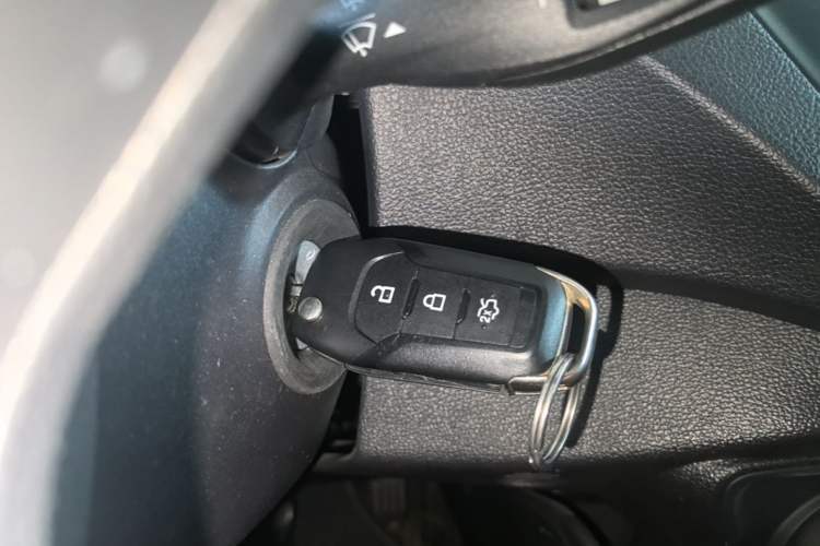 Used Ford Escort 2019 Revised 1.5L Automatic ZhiXiang Version (Tire Pressure Monitoring) China VI Standard Vehicle Key