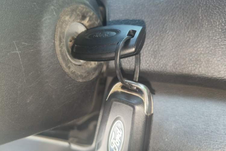 Used Ford Escort 2019 Revised 1.5L Automatic ZhiXiang Version (Tire Pressure Monitoring) China VI Standard Vehicle Key