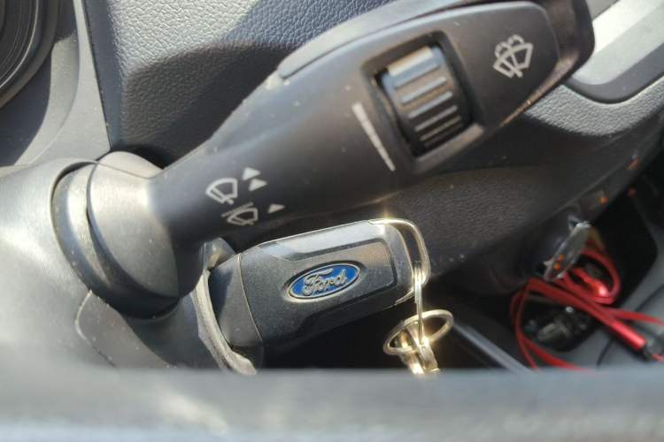 Used Ford Escort 2019 Revised 1.5L Automatic ZhiXiang Version (Tire Pressure Monitoring) China VI Standard Vehicle Key
