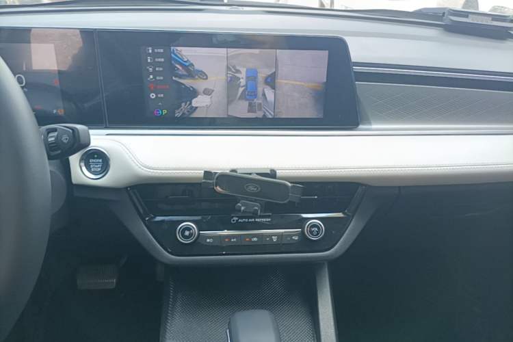 Used Ford Escort 2021 1.5L Automatic Diamond Edition Audio And AC Panel