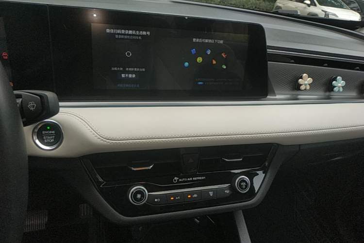 Used Ford Escort 2021 1.5L Automatic Diamond Edition Audio And AC Panel