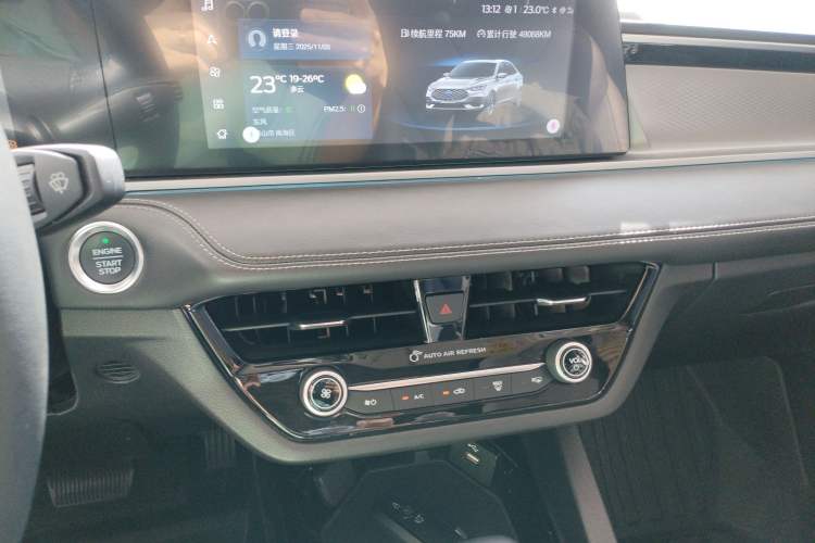Used Ford Escort 2021 1.5L Automatic Diamond Edition Audio And AC Panel