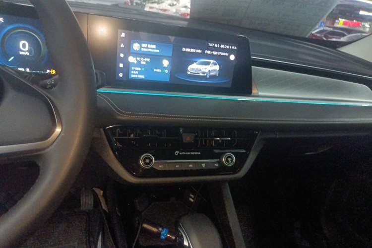 Used Ford Escort 2021 1.5L Automatic Diamond Edition Audio And AC Panel