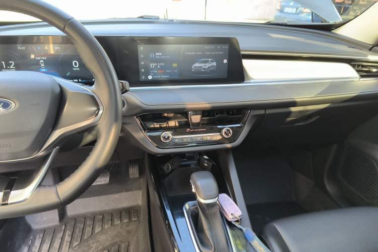 Used Ford Escort 2021 1.5L Automatic Diamond Edition Audio And AC Panel