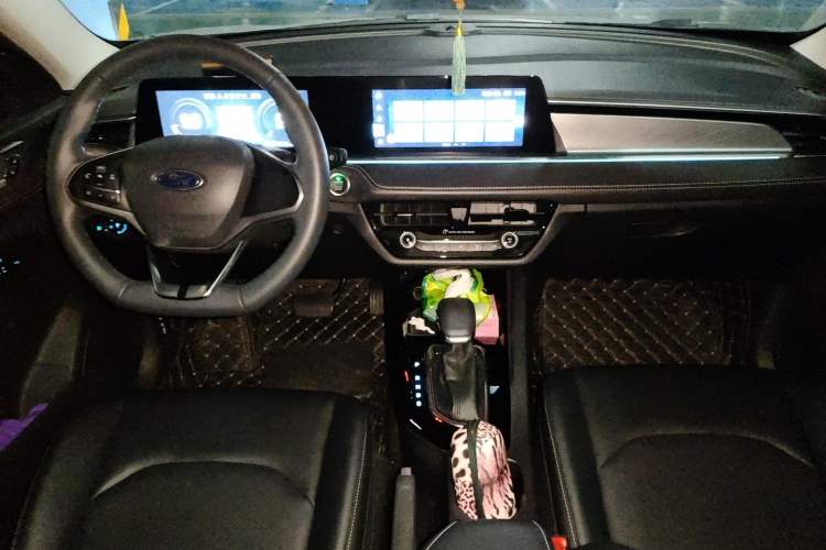 Used Ford Escort 2021 1.5L Automatic Diamond Edition Center Console