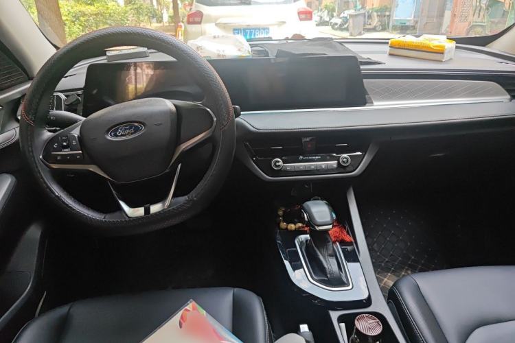 Used Ford Escort 2021 1.5L Automatic Diamond Edition Center Console
