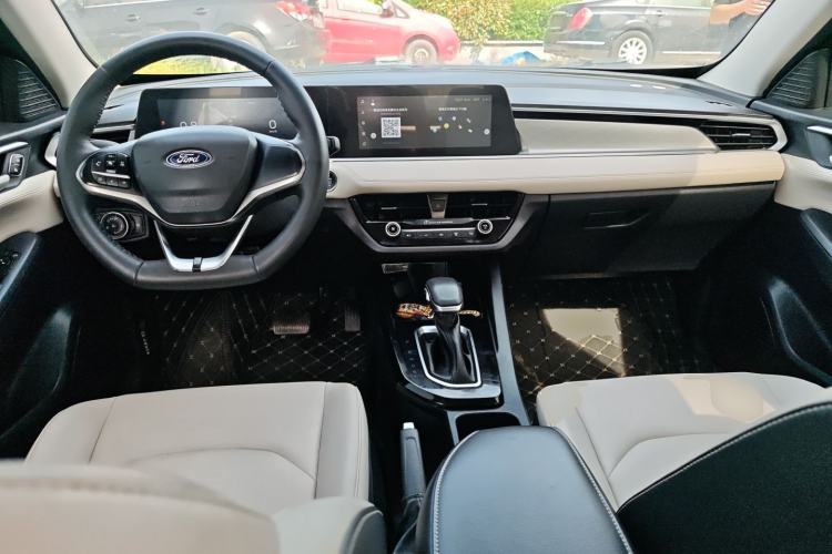 Used Ford Escort 2021 1.5L Automatic Diamond Edition Center Console