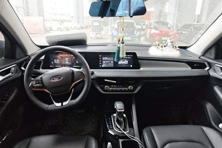 Used Ford Escort 2021 1.5L Automatic Platinum Edition Center Console