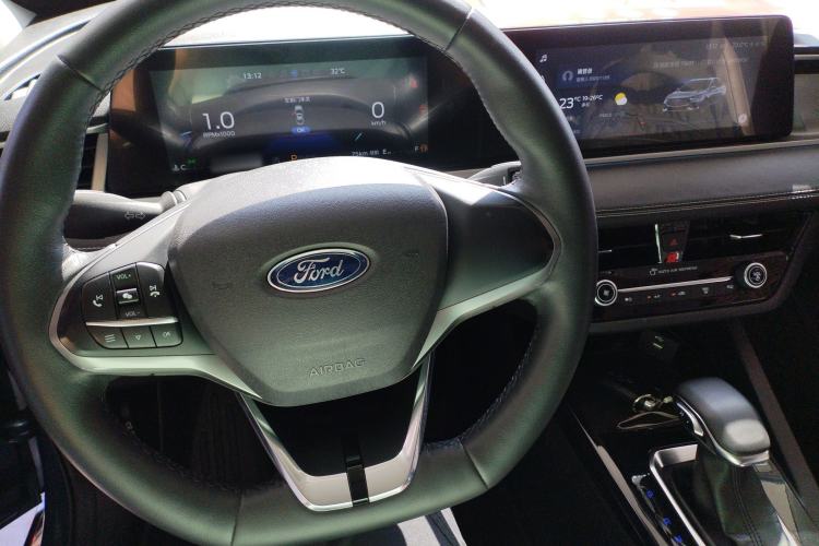 Used Ford Escort 2021 1.5L Automatic Diamond Edition Center Console
