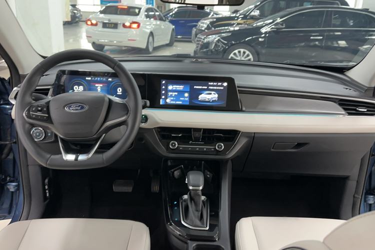 Used Ford Escort 2021 1.5L Automatic Diamond Edition Center Console