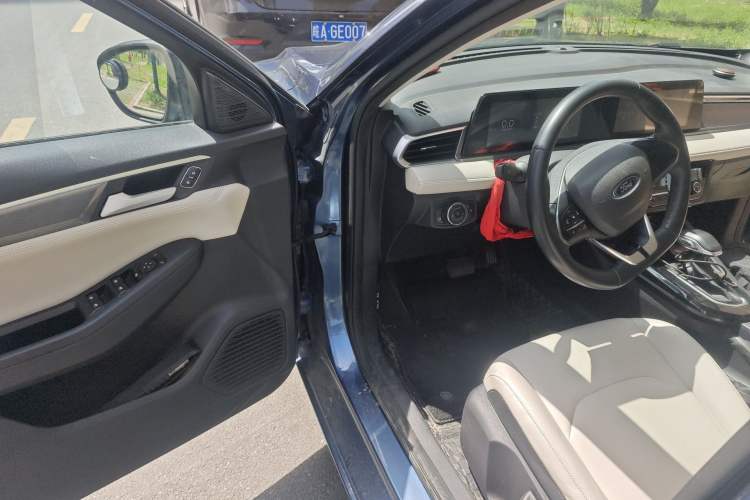 Used Ford Escort 2021 1.5L Automatic Platinum Edition Driver Seat