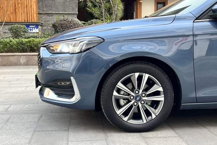 Used Ford Escort 2021 1.5L Automatic Diamond Edition Exterior 7