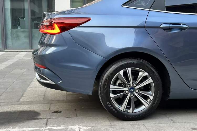 Used Ford Escort 2021 1.5L Automatic Diamond Edition Exterior 8