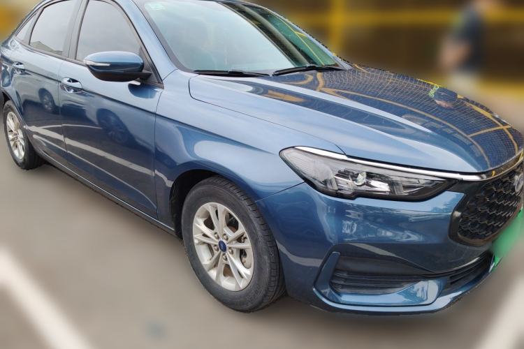 Used Ford Escort 2021 1.5L Automatic Gold Edition Front Right 45 Deg