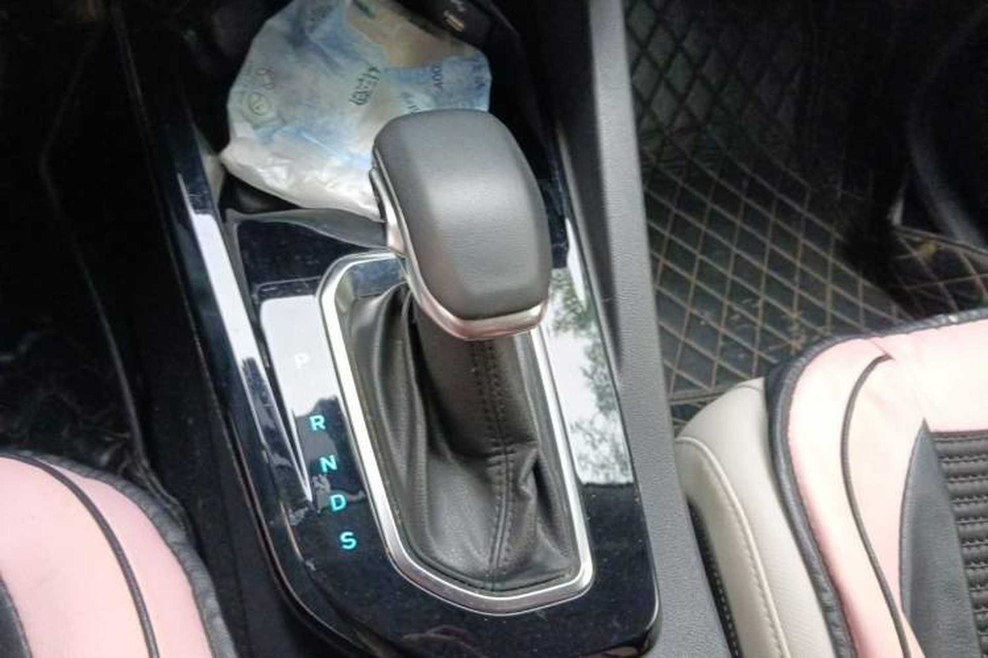 Used Ford Escort 2021 1.5L Automatic Diamond Edition Gear Lever