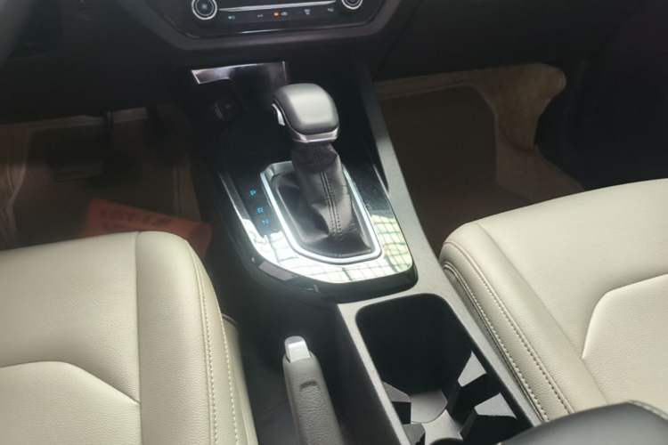 Used Ford Escort 2021 1.5L Automatic Diamond Edition Gear Lever