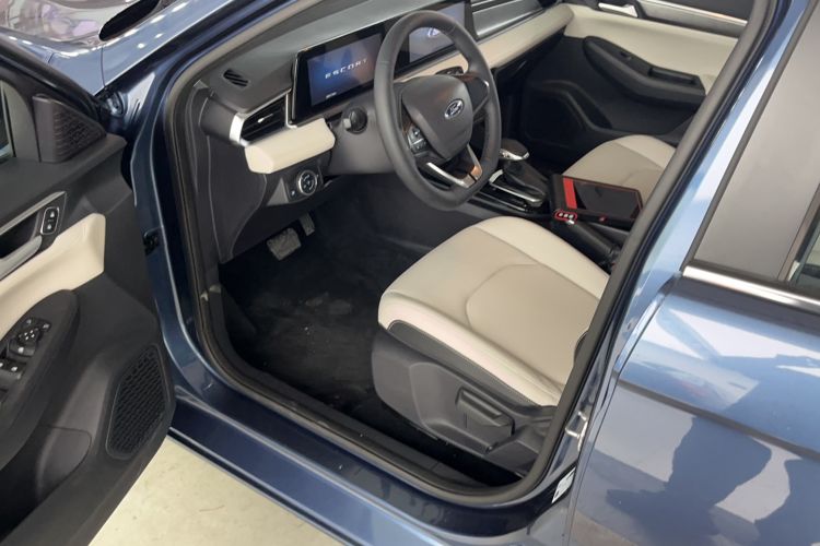 Used Ford Escort 2021 1.5L Automatic Platinum Edition Interior 2