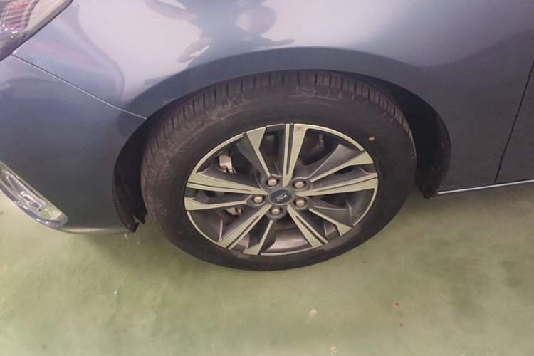 Used Ford Escort 2021 1.5L Automatic Diamond Edition Left Front Wheel Hub
