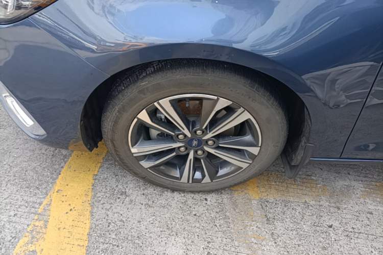 Used Ford Escort 2021 1.5L Automatic Diamond Edition Left Front Wheel Hub
