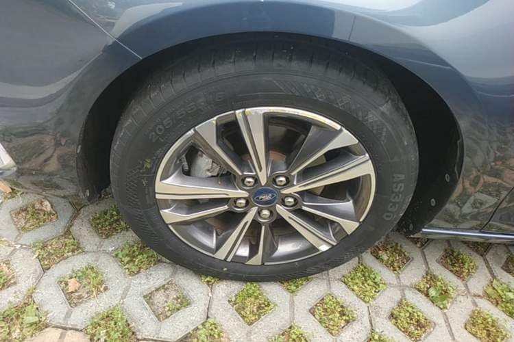 Used Ford Escort 2021 1.5L Automatic Diamond Edition Left Front Wheel Hub