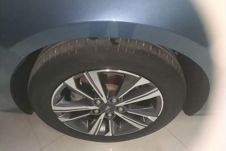 Used Ford Escort 2021 1.5L Automatic Diamond Edition Left Front Wheel Hub