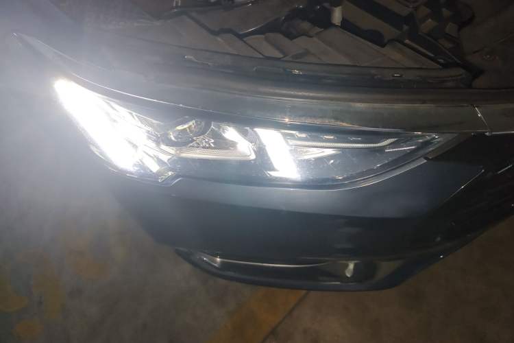Used Ford Escort 2021 1.5L Automatic Diamond Edition Right Front Headlight