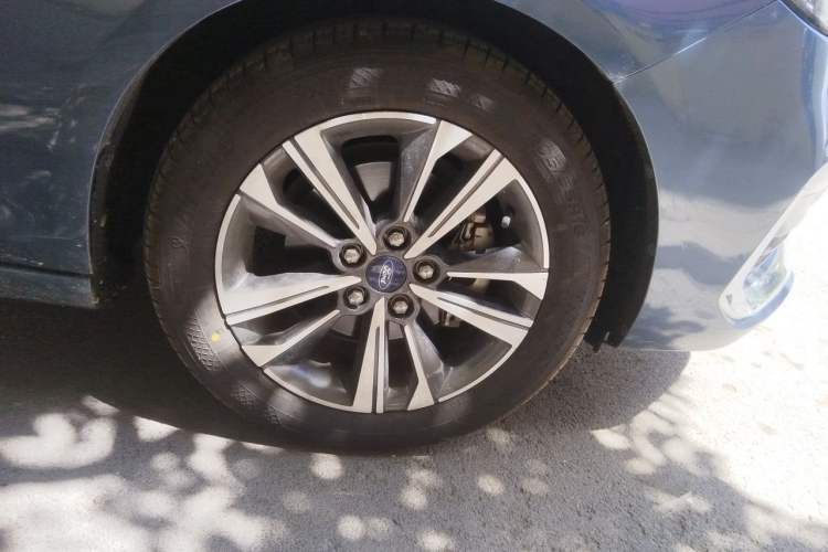 Used Ford Escort 2021 1.5L Automatic Diamond Edition Right Front Wheel Hub