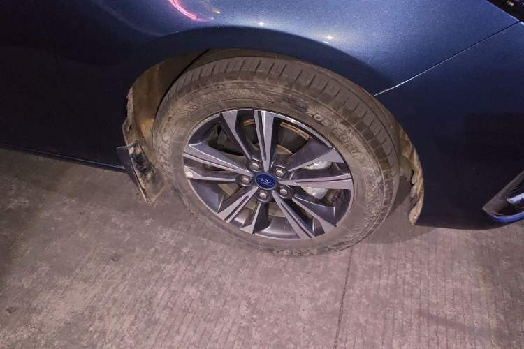 Used Ford Escort 2021 1.5L Automatic Diamond Edition Right Front Wheel Hub