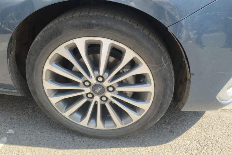 Used Ford Escort 2021 1.5L Automatic Glory Edition Right Front Wheel Hub