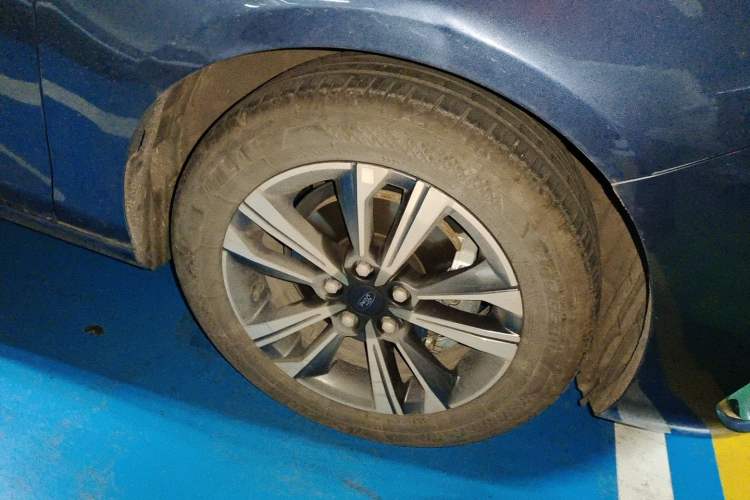 Used Ford Escort 2021 1.5L Automatic Diamond Edition Right Front Wheel Hub
