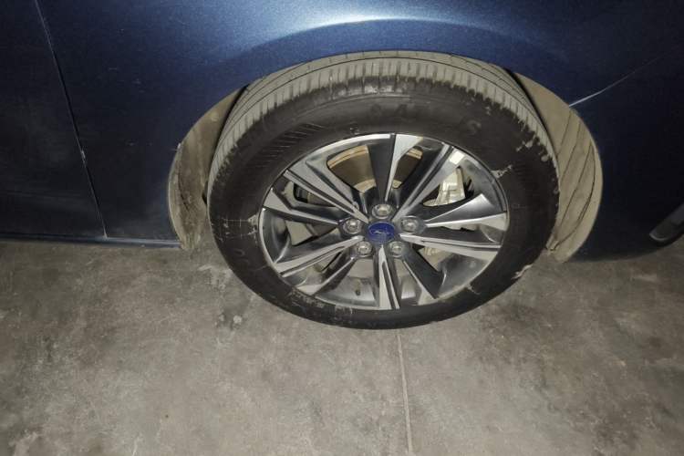 Used Ford Escort 2021 1.5L Automatic Diamond Edition Right Front Wheel Hub