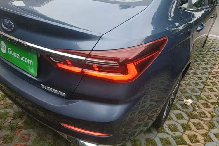 Used Ford Escort 2021 1.5L Automatic Diamond Edition Right Rear Taillight