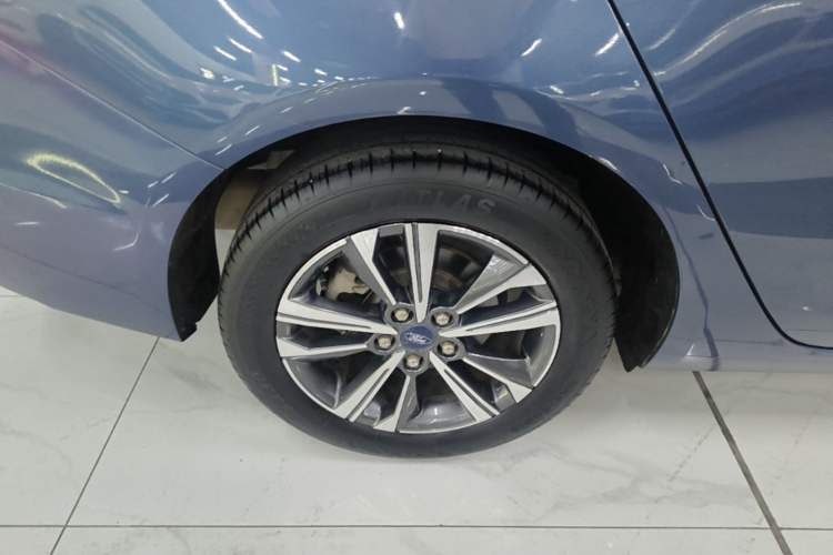 Used Ford Escort 2021 1.5L Automatic Diamond Edition Right Rear Wheel Hub