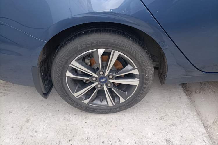 Used Ford Escort 2021 1.5L Automatic Diamond Edition Right Rear Wheel Hub
