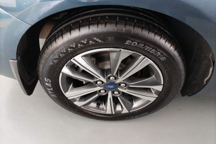 Used Ford Escort 2021 1.5L Automatic Diamond Edition Right Rear Wheel Hub