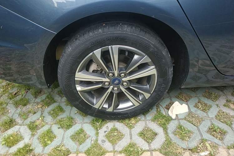 Used Ford Escort 2021 1.5L Automatic Diamond Edition Right Rear Wheel Hub