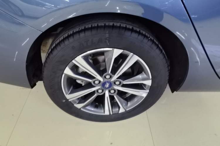 Used Ford Escort 2021 1.5L Automatic Diamond Edition Right Rear Wheel Hub